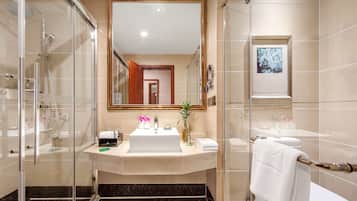 Business Single Room, City View | Bathroom | Free toiletries, hair dryer, slippers, towels