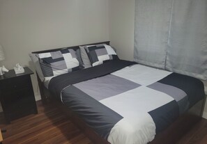 Iron/ironing board, WiFi, bed sheets - Private 2 Bedroom Suite on Quiet street close to Everything (Maple Ridge)