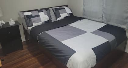 Private 2 Bedroom Suite on Quiet street close to Everything