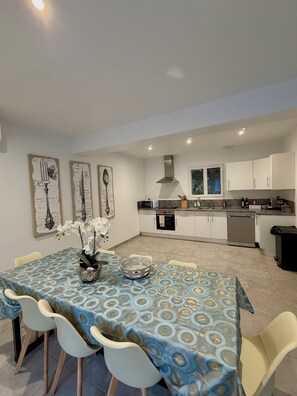 Unclassified image, 3 of 24, button - Villa le Soleil Du Brusc, just 7 minutes from Le Brusc Beach! (Six-Fours-les-Plages)