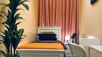 Cortinas opacas, tabla de planchar con plancha, wifi gratis