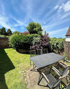 Garden view - The Old Ropery at Mill Cottage  (Ollerton)