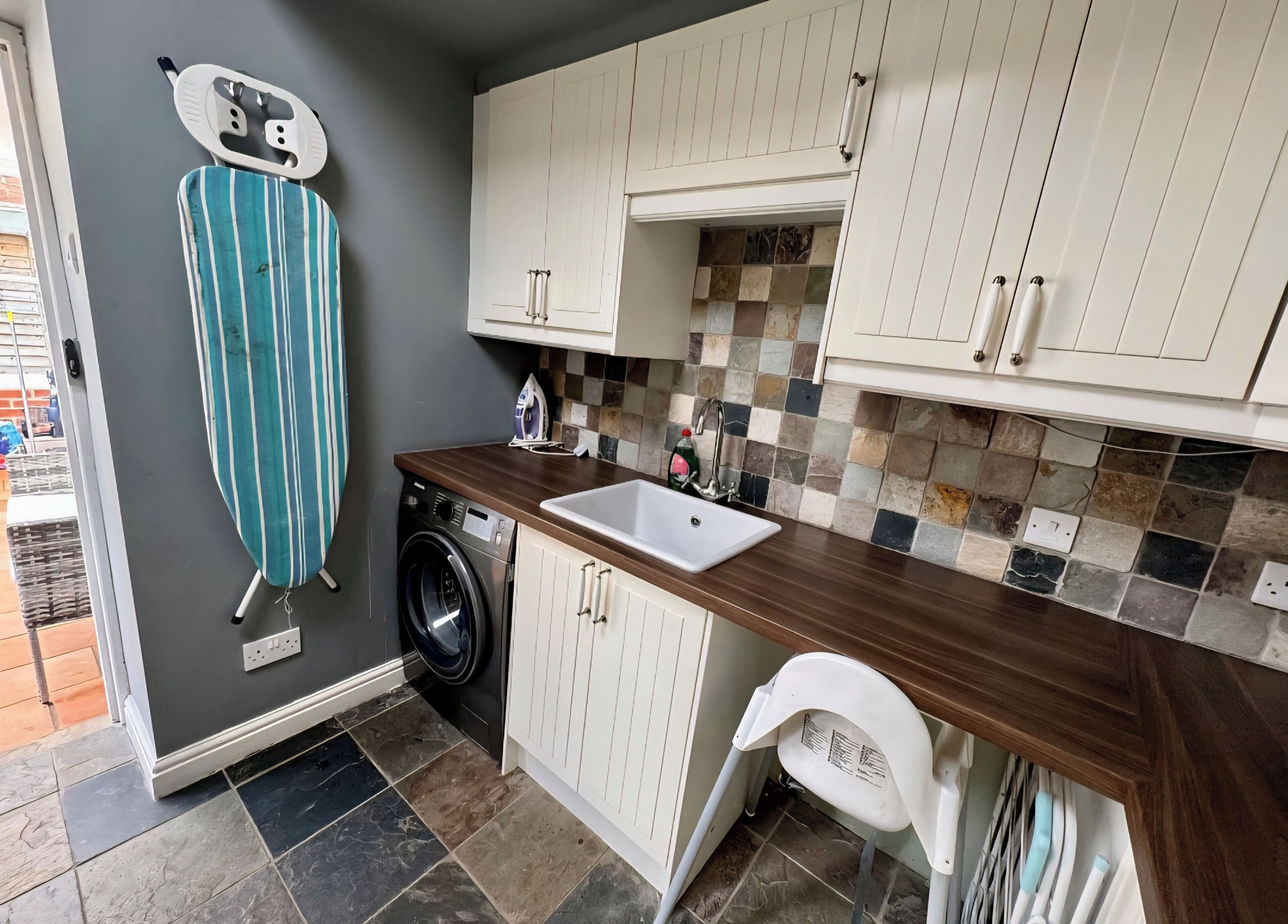 House, Garden View | Private kitchen | Coffee/tea maker, electric kettle, toaster, high chair