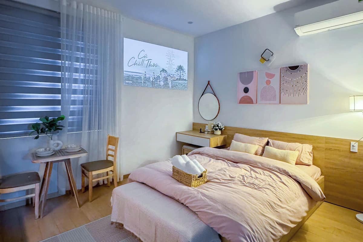 Classic Apartment, City View