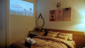 Classic Apartment, City View | Premium bedding, memory foam beds, WiFi (free), bed sheets
