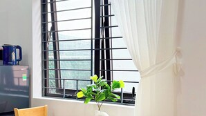 Apartamento clásico, vistas a la ciudad | Restauración