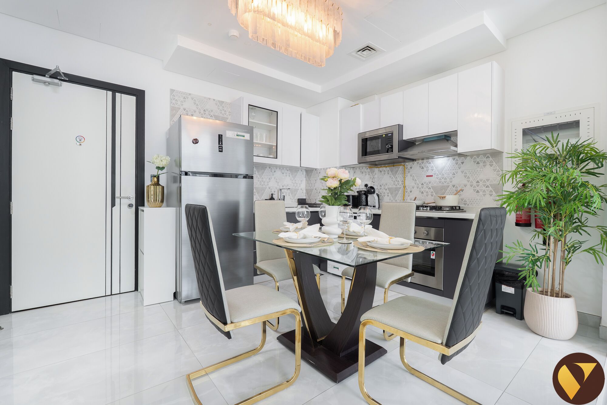 Deluxe Apartment, Balcony, City View | Dining