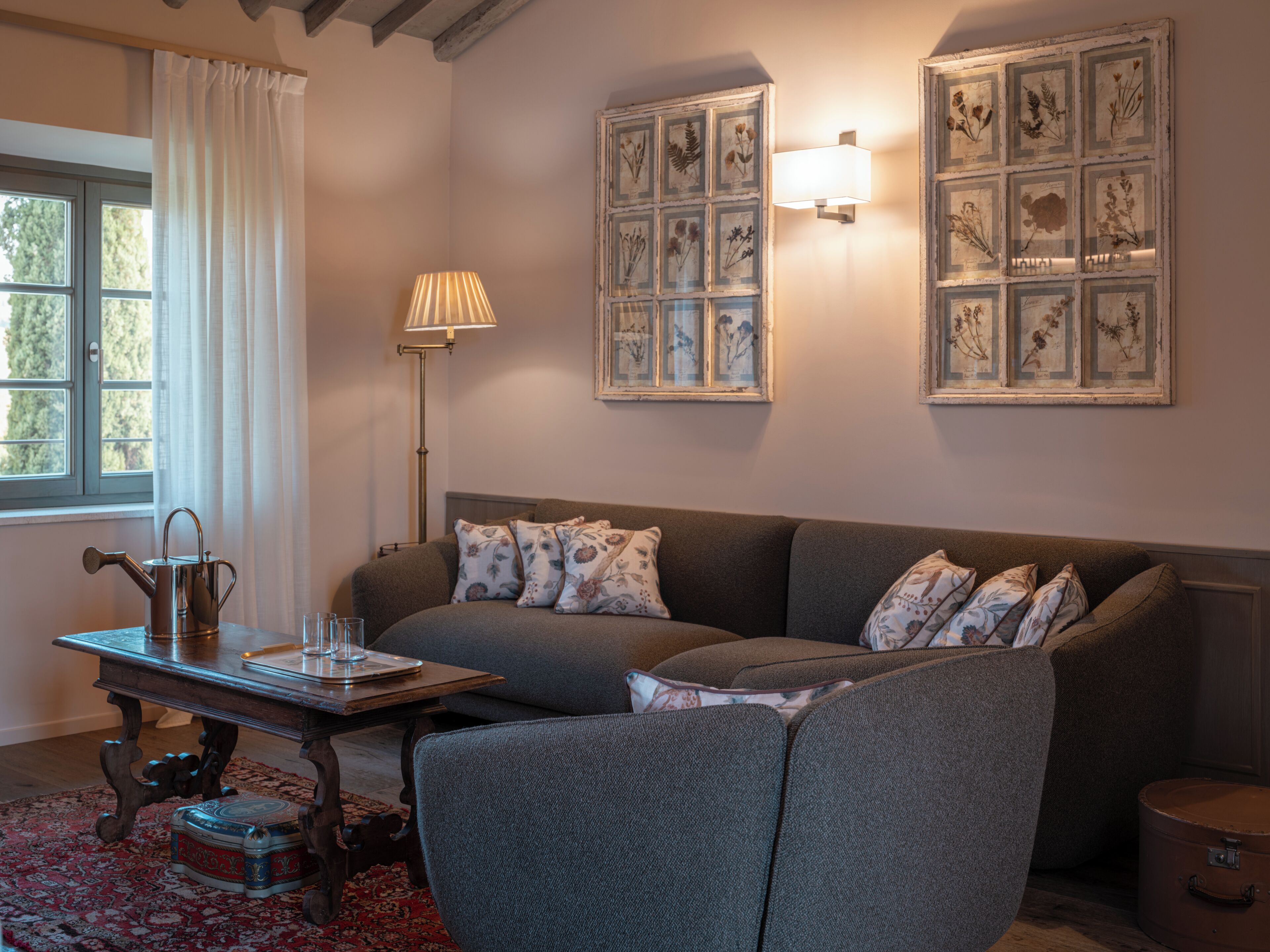 Luxury Suite, Vineyard View | Living area