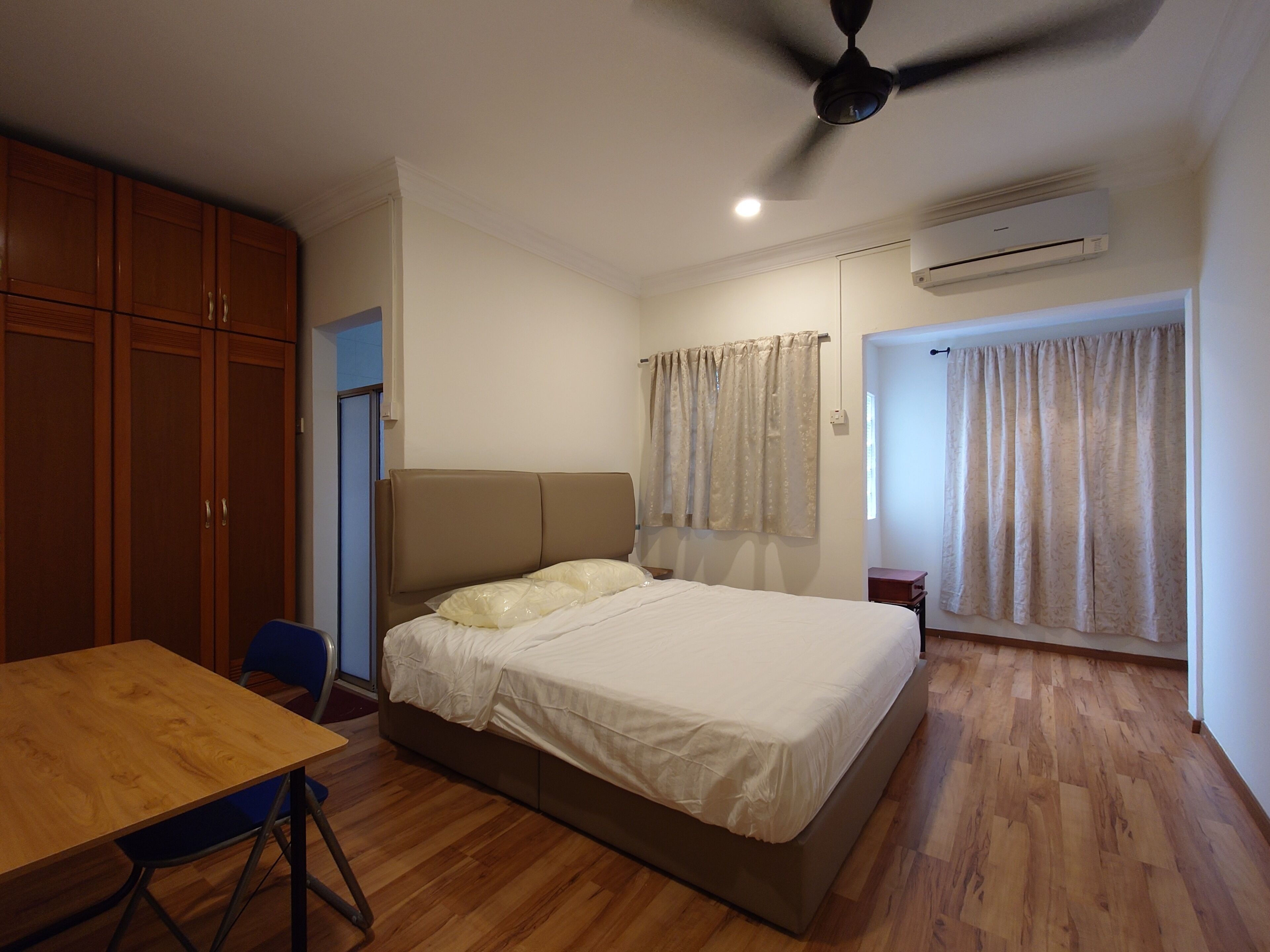 3 bedrooms, iron/ironing board