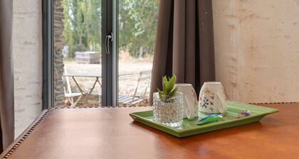 "Chambre Terrasse" Guest Room with Shared Terrace, Garden, and Wi-Fi