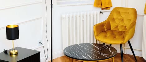 Iron/ironing board, WiFi