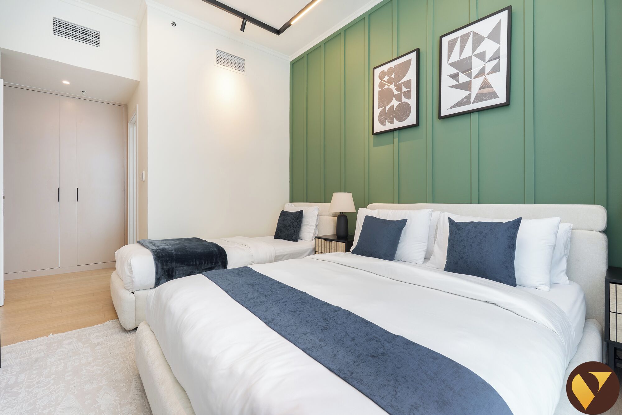 Classic Apartment, Balcony, Canal View | Egyptian cotton sheets, premium bedding, in-room safe, blackout curtains