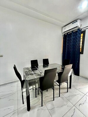 Penthouse Comfort | Restauranger
