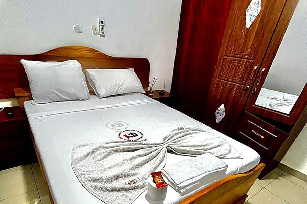 Comfort Penthouse | Soundproofing, iron/ironing board (on request), WiFi (free)