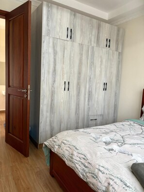 2 bedrooms, iron/ironing board, WiFi, bed sheets