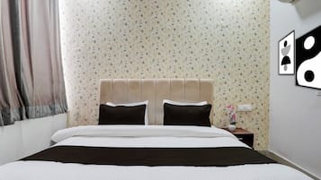Escrivaninha, Wi-Fi de cortesia, roupa de cama