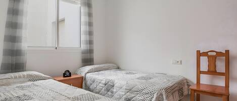 2 bedrooms, WiFi, bed sheets