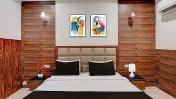 Quarto clássico | Escrivaninha, Wi-Fi de cortesia, roupa de cama