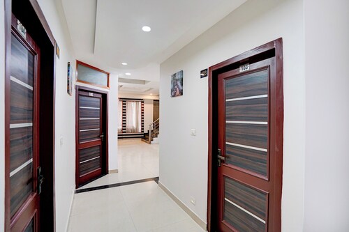 Super Townhouse by Cosmo Mall Zirakpur