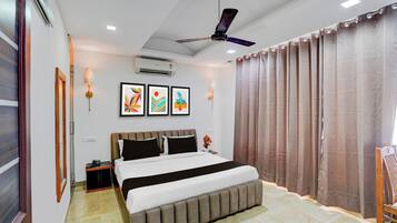 Classic Room | Desk, iron/ironing board, WiFi (free)