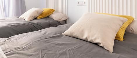 2 bedrooms, Internet, bed sheets