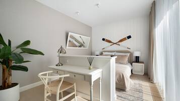 Comfort-Apartment, Stadtblick | Bügeleisen/Bügelbrett, kostenloses WLAN