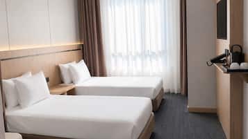 Habitación Confort con 1 cama doble o 2 individuales | Sábanas de algodón egipcio, ropa de cama de alta calidad, caja fuerte