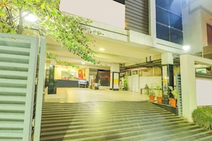 Halaman properti