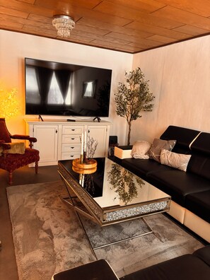 Smart TV - SanMar Wood Meisdorf Bungalow  (Falkenstein/Harz)