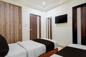 Classic Room | Desk, WiFi (free), bed sheets - Collection O Atchutapuram (Visakhapatnam)