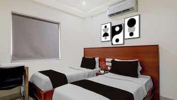 Quarto clássico | Escrivaninha, Wi-Fi de cortesia, roupa de cama