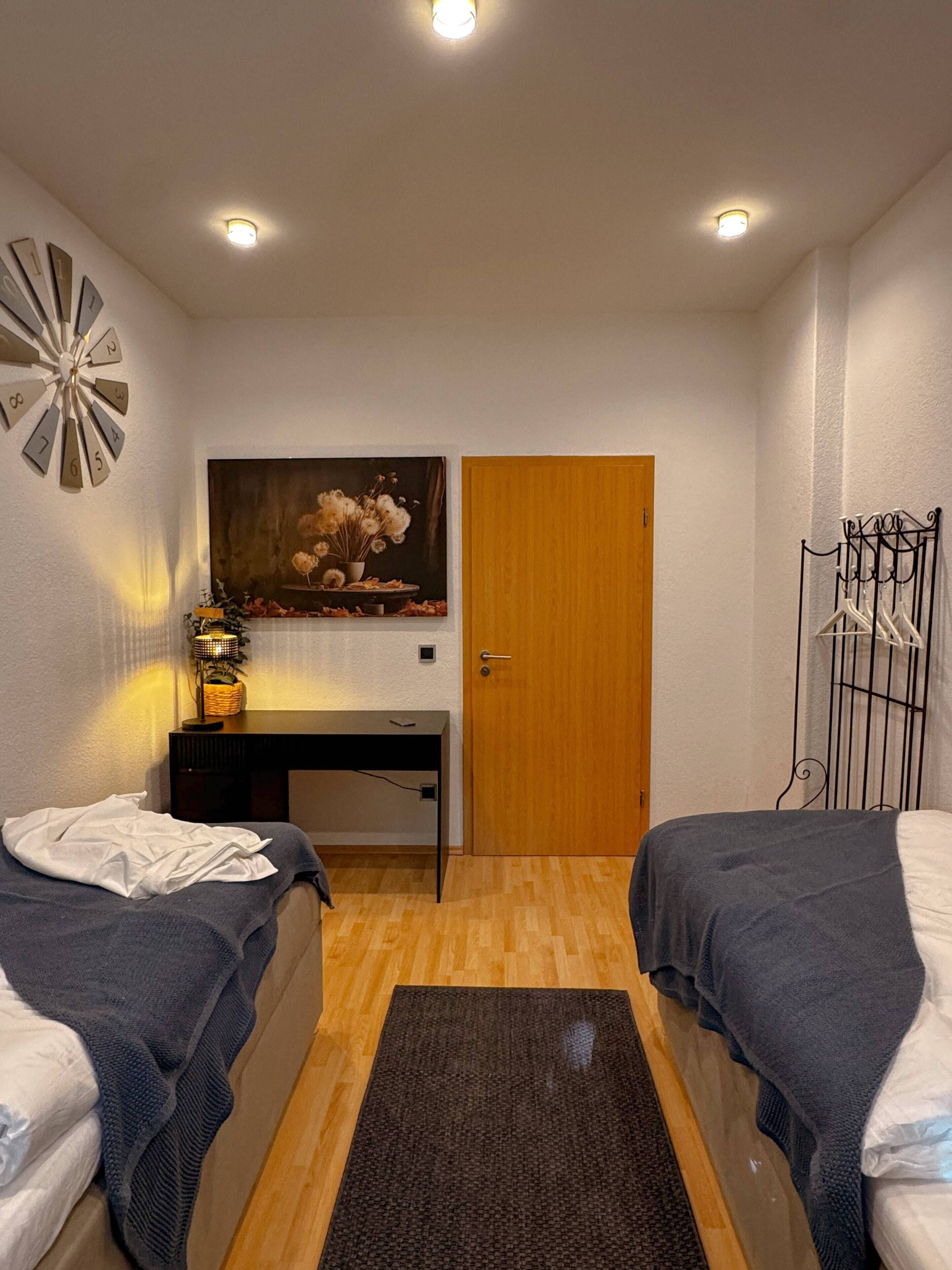 1 habitación, tabla de planchar con plancha, wifi y ropa de cama 