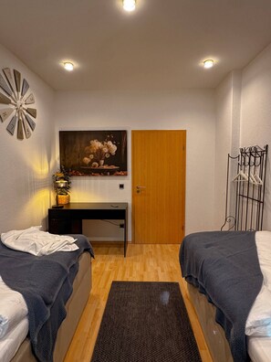 1 chambre, fer et planche à repasser, Wi-Fi, draps fournis