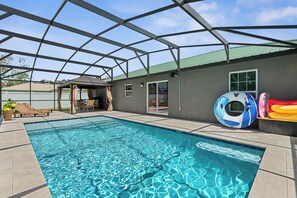 Piscine extérieure, piscine chauffée