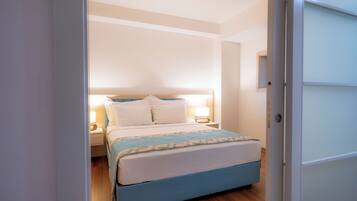 Executive Suite, City View | Desk, laptop workspace, soundproofing, iron/ironing board (on request)