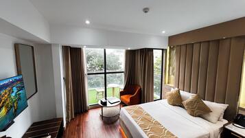 Standard Double Room, City View | Hypo-allergenic bedding available, desk, laptop workspace