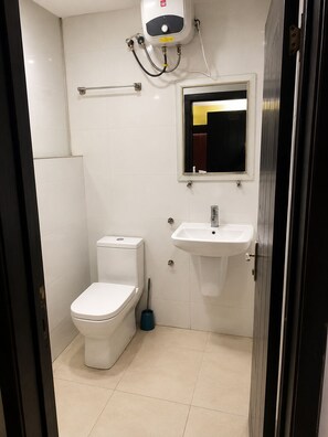 Deluxe Room | Bathroom - KingCeliaHotel (Lagos)