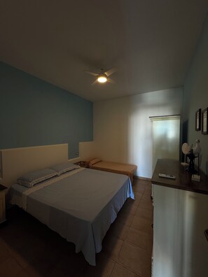 1 bedroom, iron/ironing board, internet, bed sheets - Apartment Just a Stone's Throw from the Sea (Santa Maria di Castellabate)