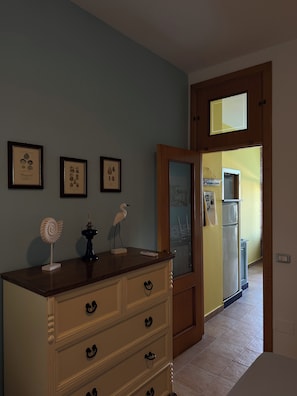 Interior - Apartment Just a Stone's Throw from the Sea (Santa Maria di Castellabate)