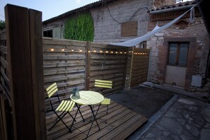 Outdoor dining - Quiet cottage with a terrace, 3 minutes from Albi (Castelnau-de-Lévis)