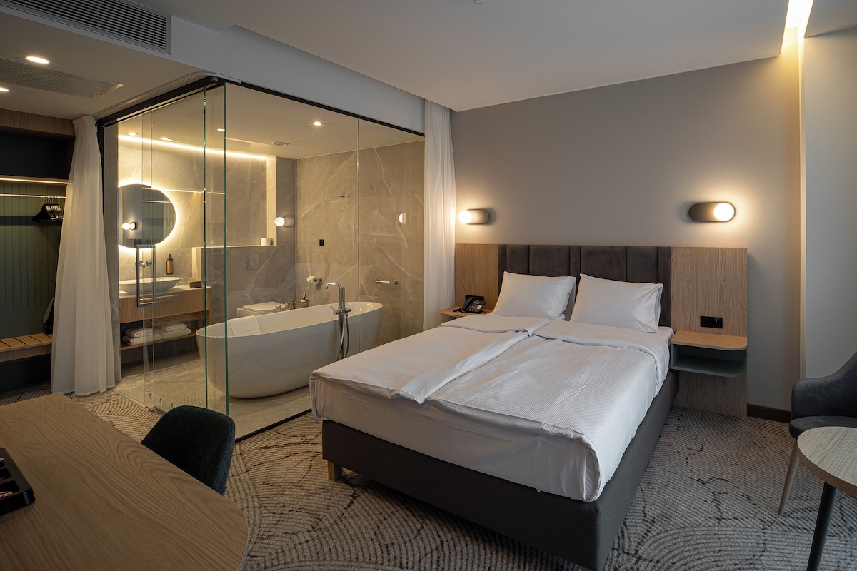Executive Apartment, City View