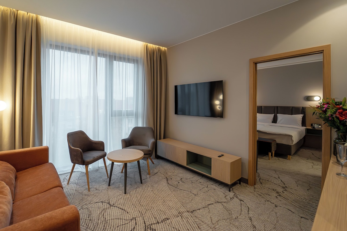 Junior Apartment, City View