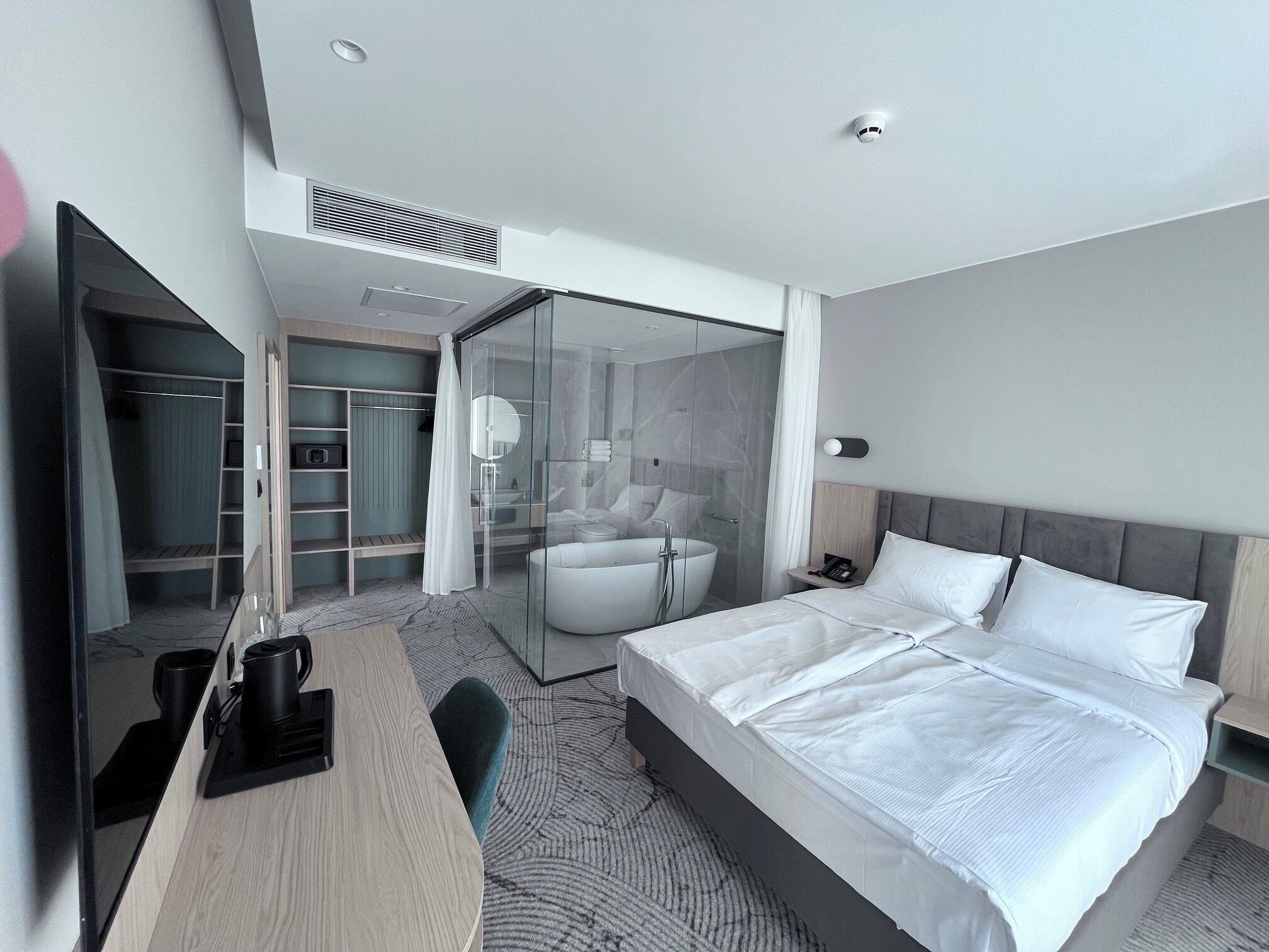 Executive Apartment, City View | In-room safe, desk, laptop workspace, blackout curtains