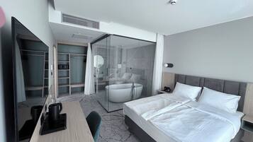 Executive Apartment, City View | In-room safe, desk, laptop workspace, blackout curtains