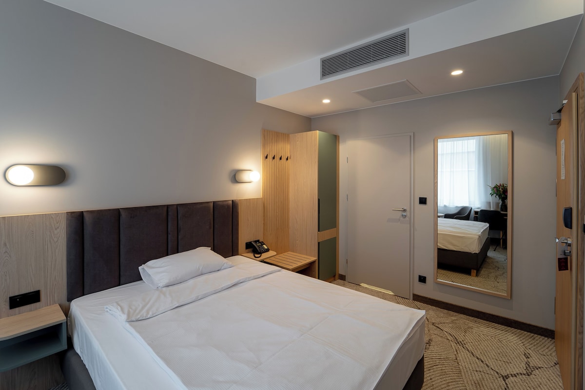 Classic Single Room