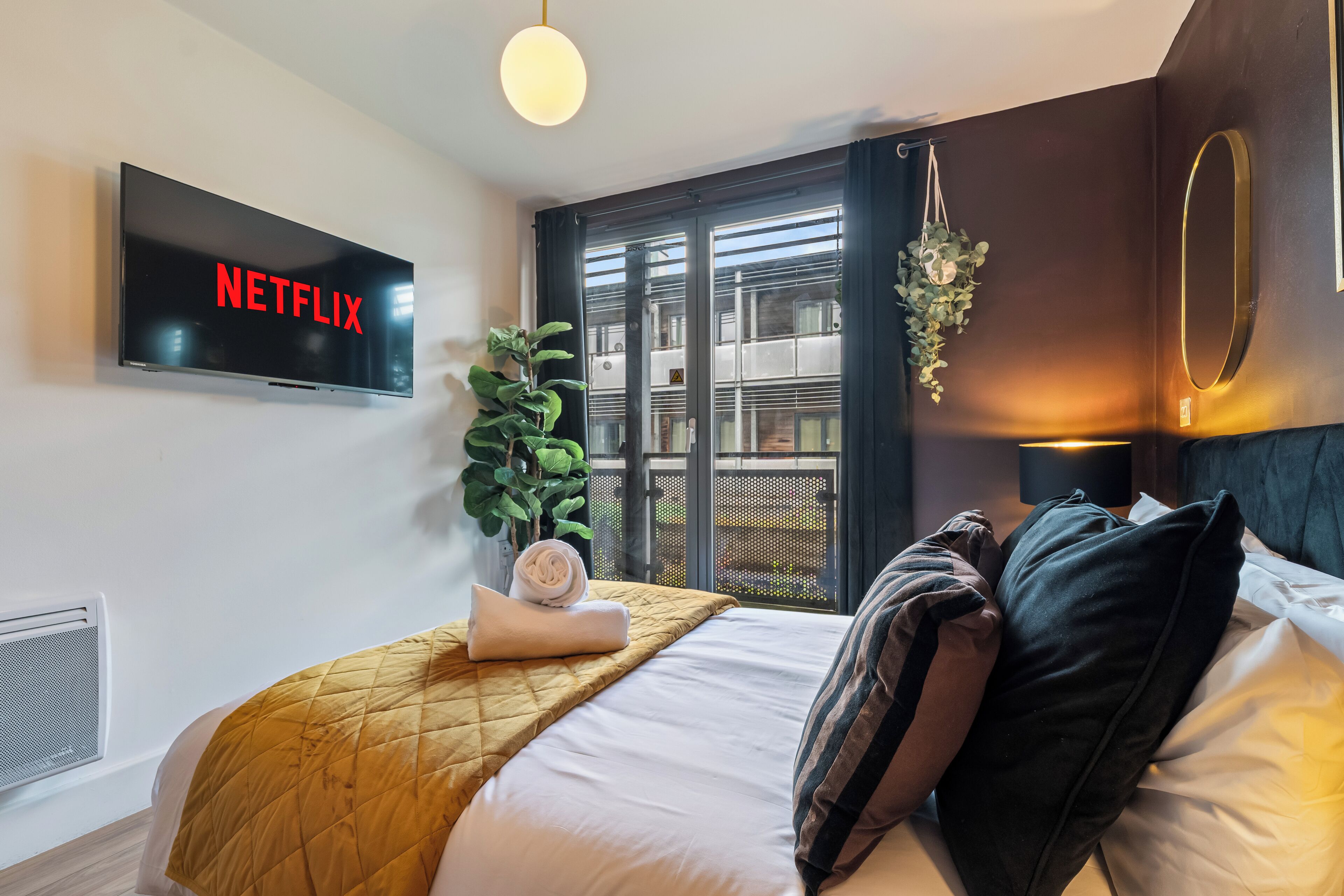 Desk, iron/ironing board, free WiFi, bed sheets