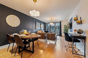 Interior - The Wanderlust Hideaway - 2 BR - Parking - Balcony (Birmingham)