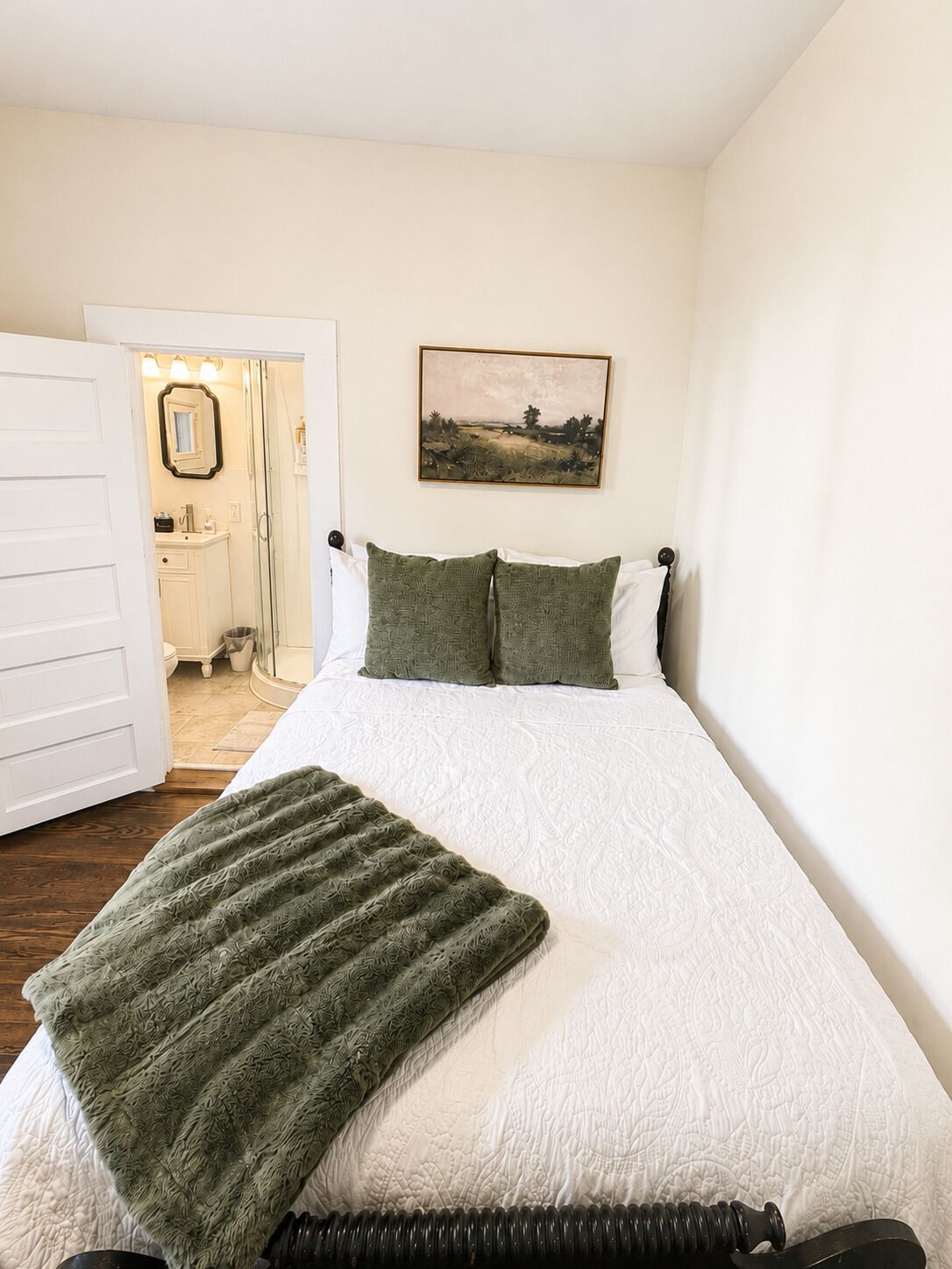 1 bedroom, in-room safe, desk, iron/ironing board