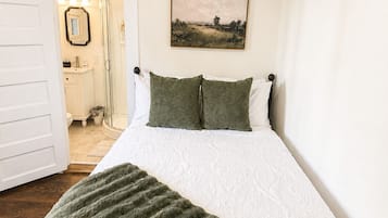 1 bedroom, in-room safe, desk, iron/ironing board