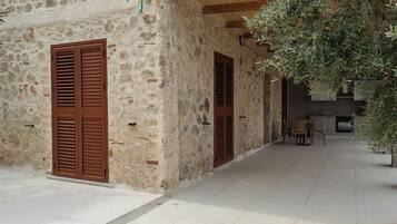 Deluxe Apartment, Garden View | Exterior